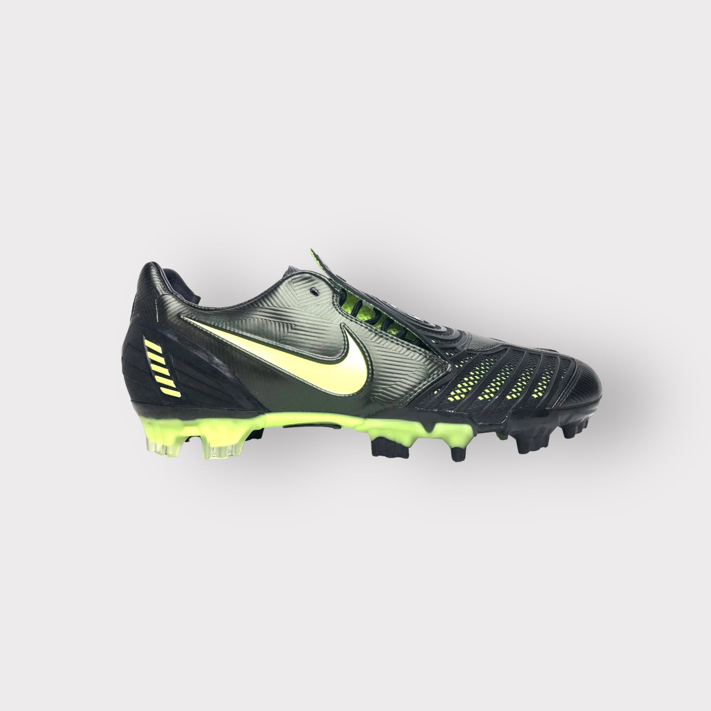 NIKE TOTAL 90 LASER II